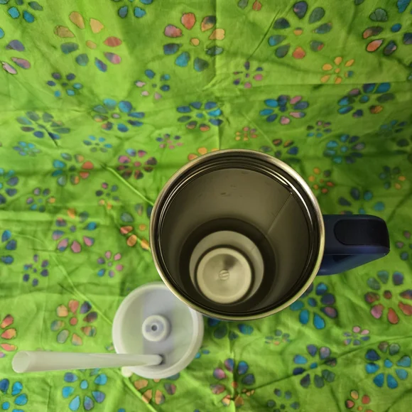 Stanley Blue Tumbler with Handle - Picture 4 of 5